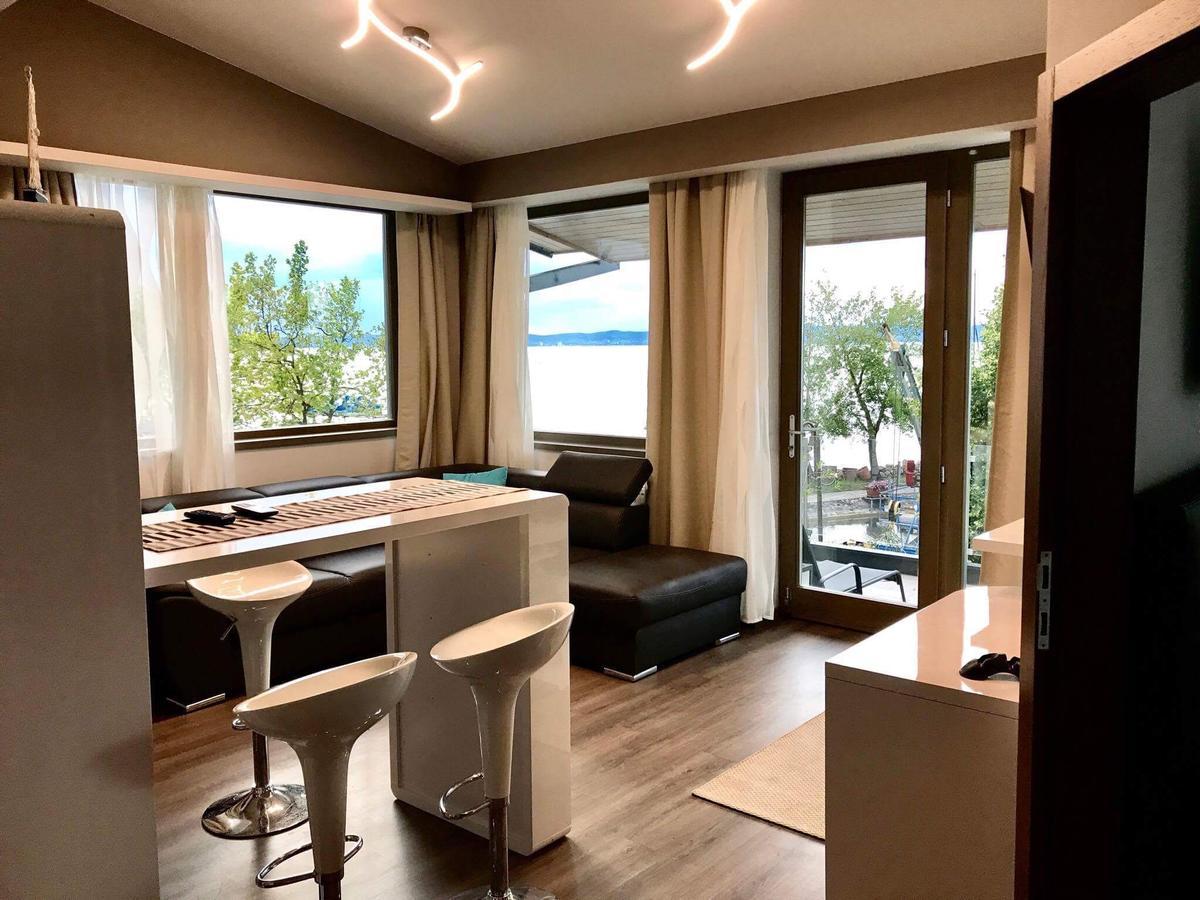 Calypso Lakeside Rooms & Lux Apartments Siófok Exteriör bild