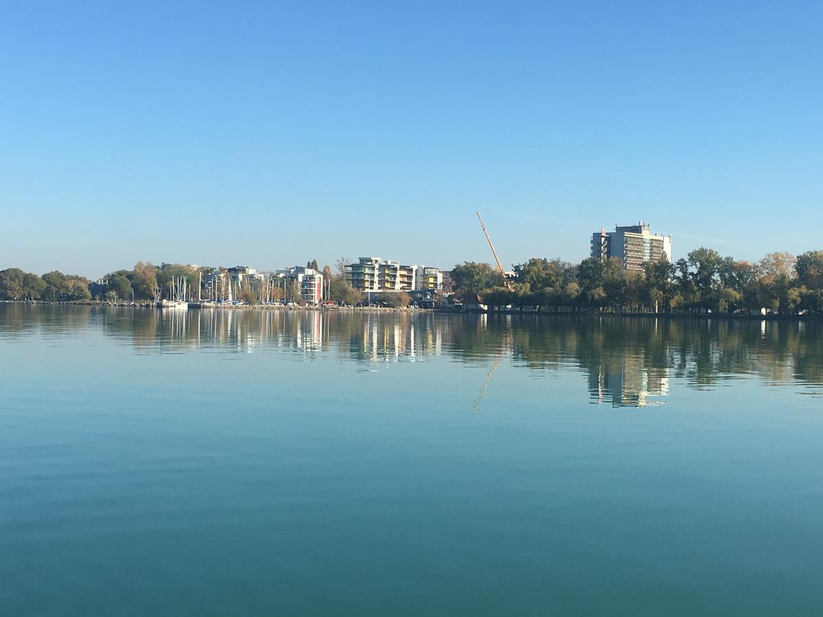 Calypso Lakeside Rooms & Lux Apartments Siófok Exteriör bild