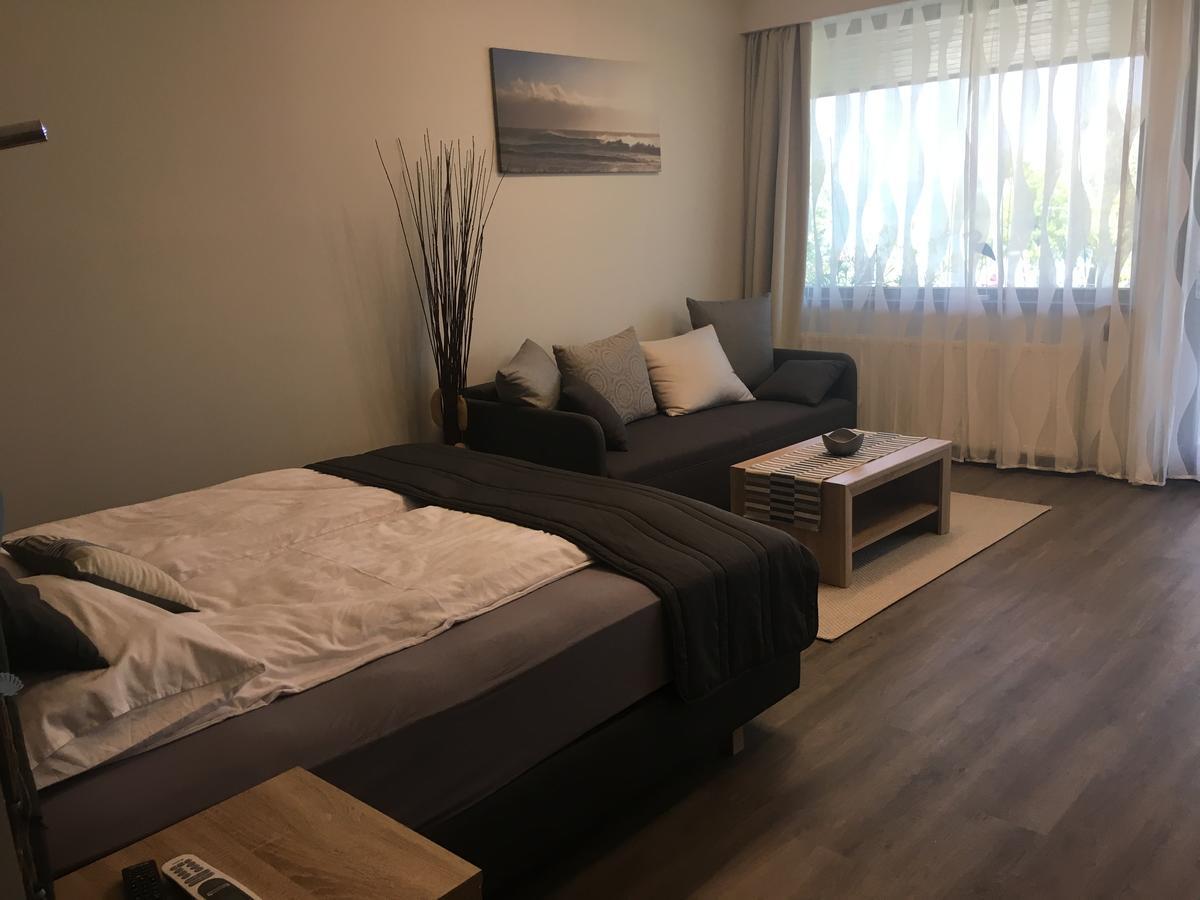 Calypso Lakeside Rooms & Lux Apartments Siófok Exteriör bild