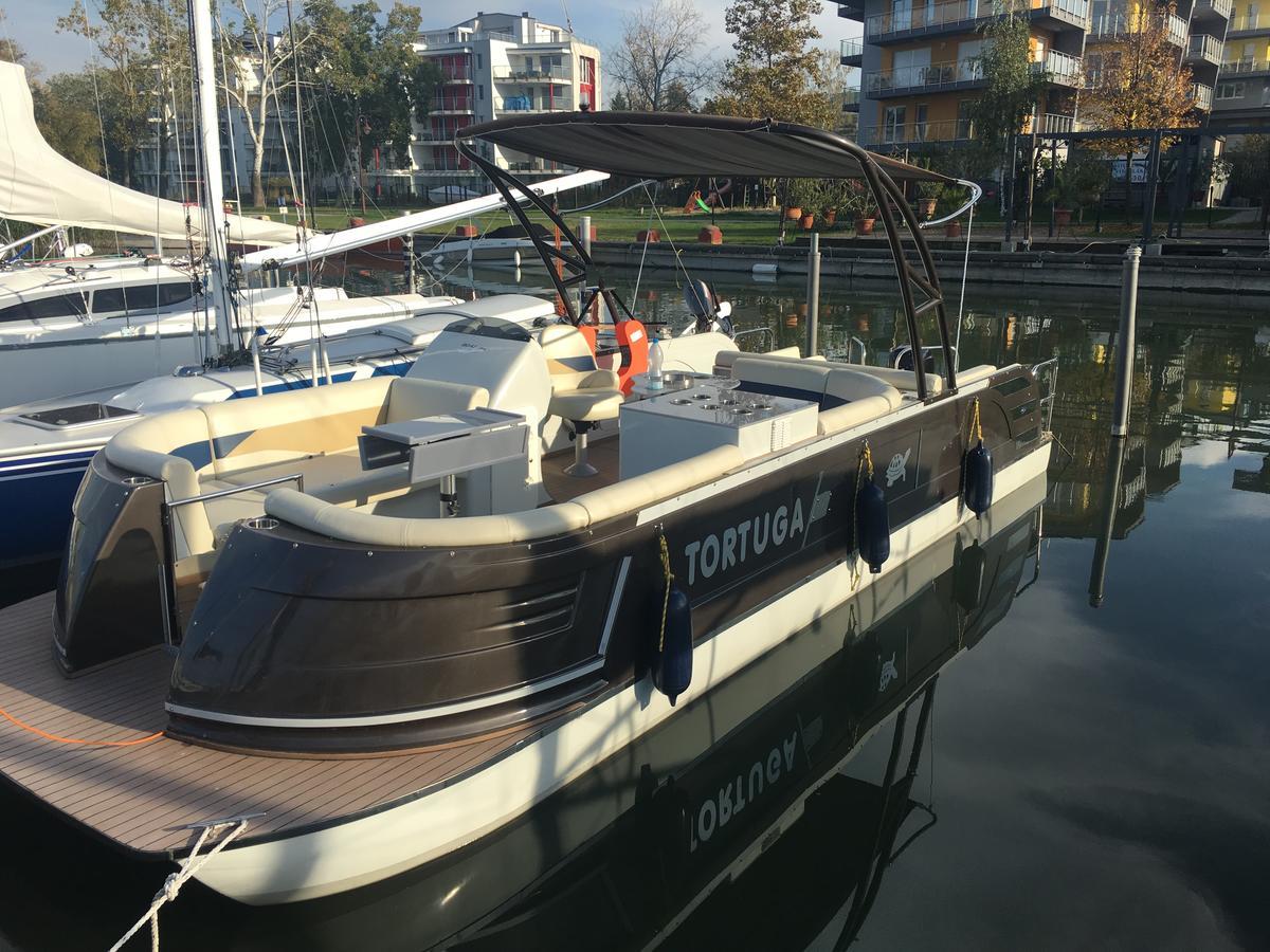 Calypso Lakeside Rooms & Lux Apartments Siófok Exteriör bild