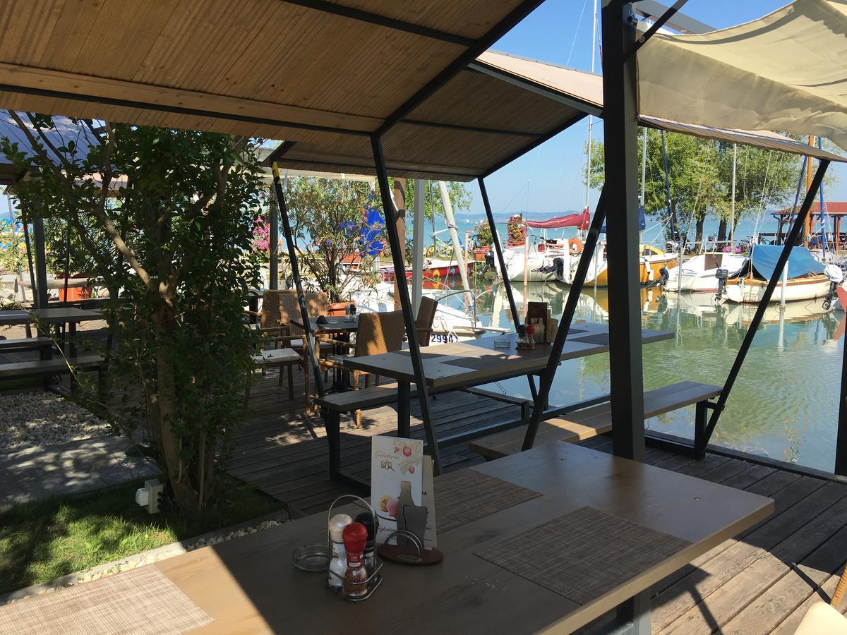 Calypso Lakeside Rooms & Lux Apartments Siófok Exteriör bild