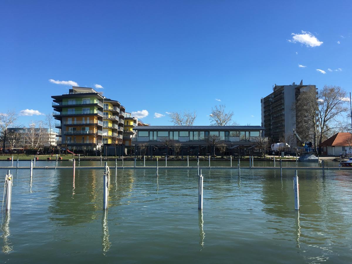 Calypso Lakeside Rooms & Lux Apartments Siófok Exteriör bild
