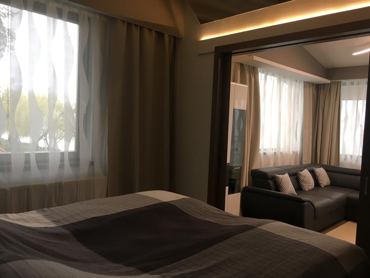 Calypso Lakeside Rooms & Lux Apartments Siófok Exteriör bild