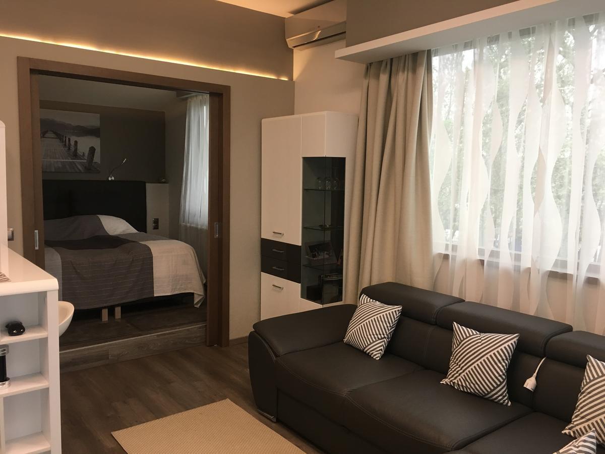 Calypso Lakeside Rooms & Lux Apartments Siófok Exteriör bild