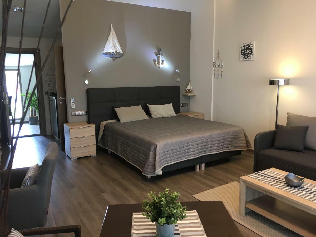 Calypso Lakeside Rooms & Lux Apartments Siófok Exteriör bild