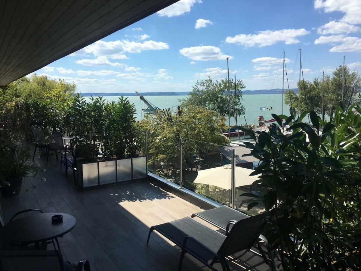 Calypso Lakeside Rooms & Lux Apartments Siófok Exteriör bild