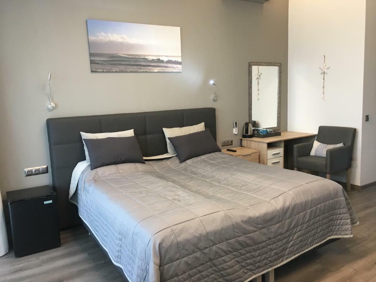 Calypso Lakeside Rooms & Lux Apartments Siófok Exteriör bild